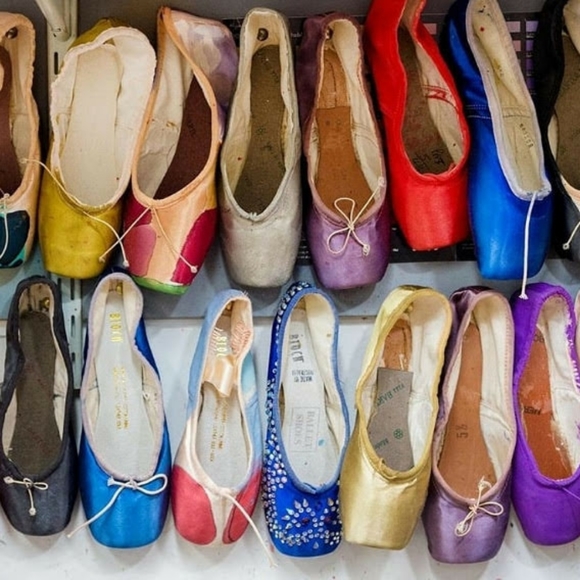 Meet your Posher, Jennifer 🌺 - Picture 7 of 8